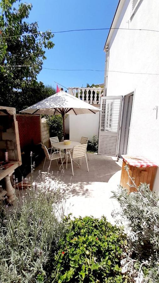 Apartman Ivan Vir Buitenkant foto