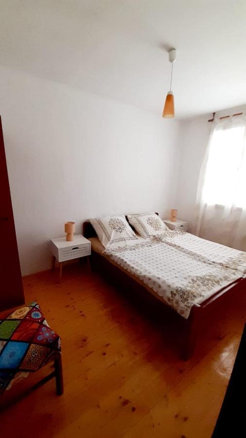 Apartman Ivan Vir Buitenkant foto