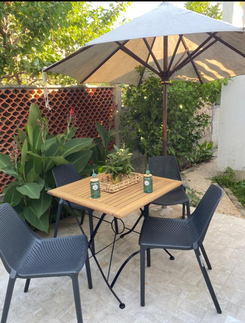 Apartman Ivan Vir Buitenkant foto